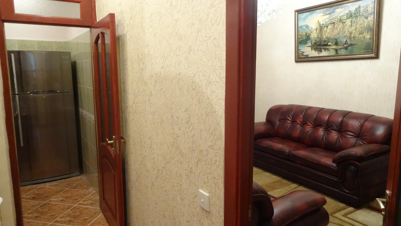 Apartment Vake-Saburtalo 第比利斯 外观 照片
